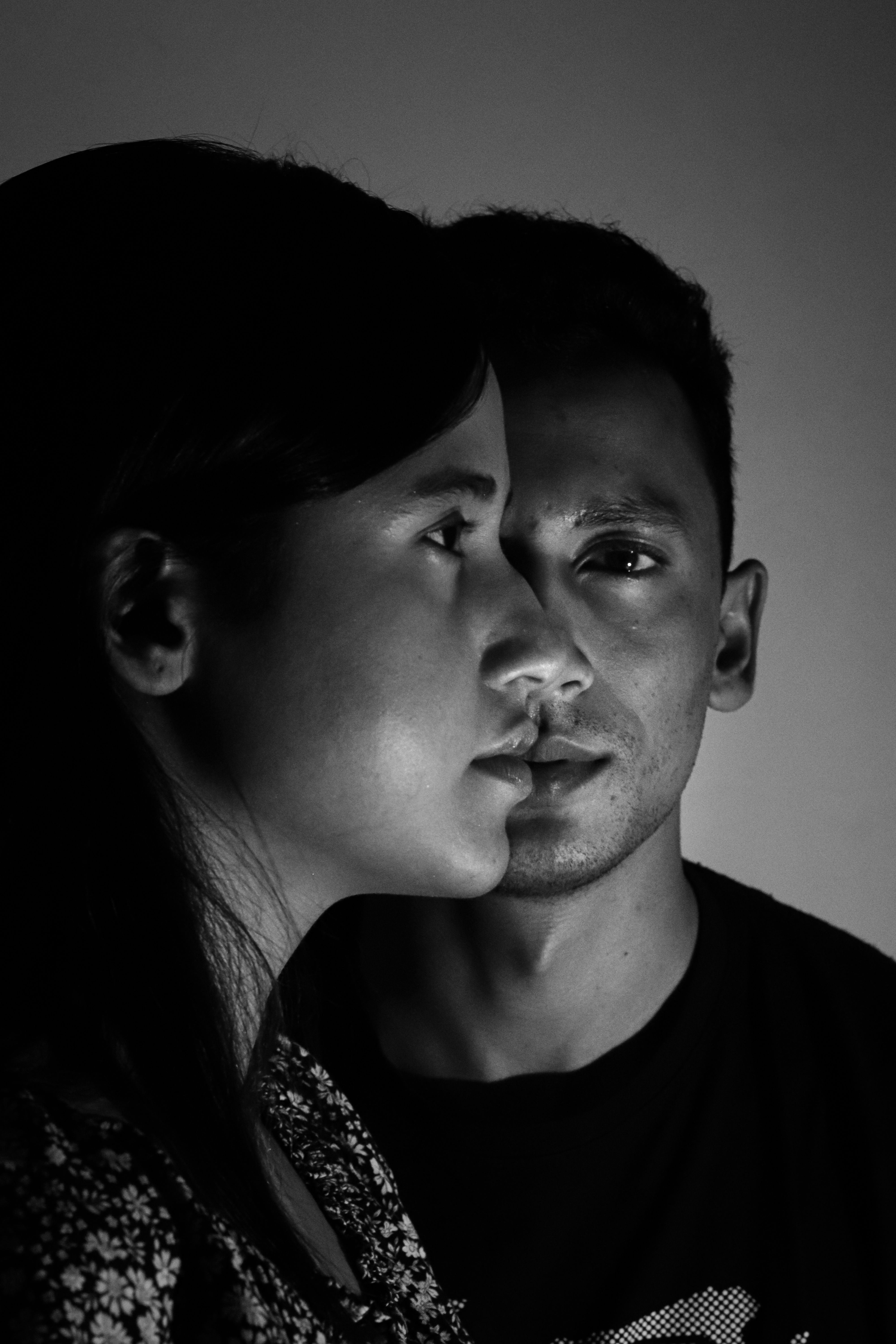 Potret hitam putih pasangan